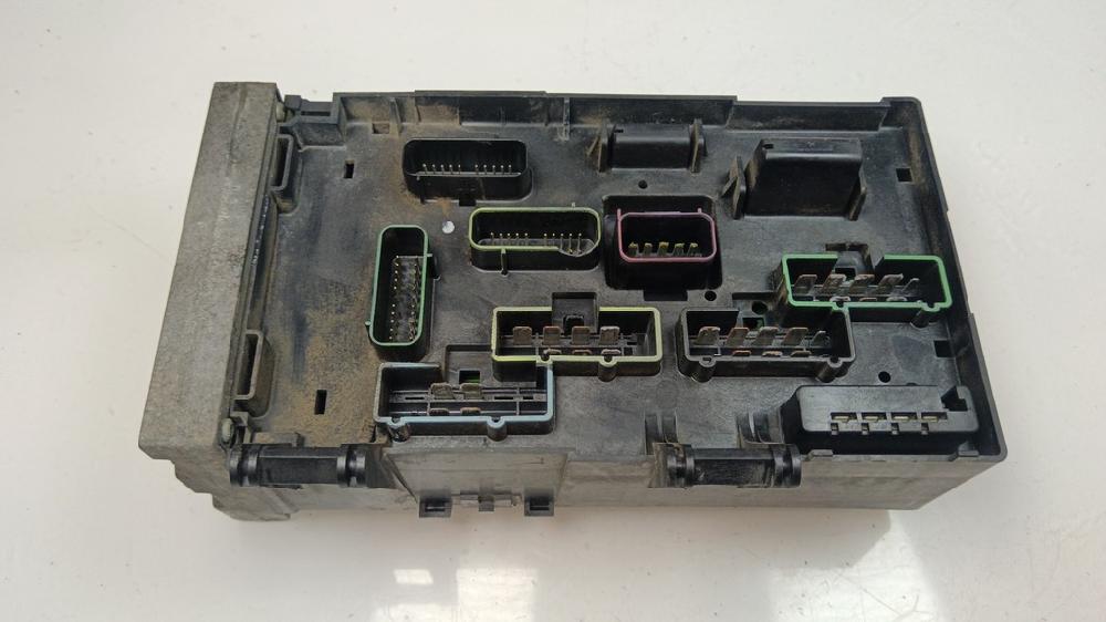 CAJA RELES FUSIBLES CHRYSLER VOYAGER 2.5 D MT 143CV