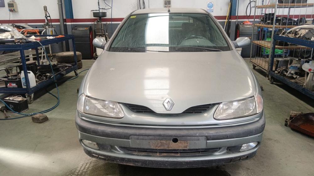 RENAULT LAGUNA 1993 1.8 MT 90CV