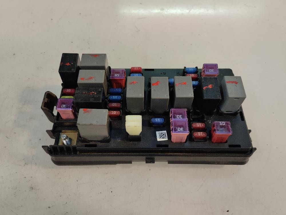 CAJA RELES FUSIBLES CHEVROLET AVEO 1.4 MT 101CV | 74KW