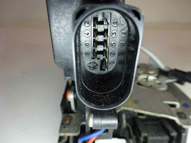 CERRADURA PUERTA DELANTERA IZQUIERDA AUDI A6 2.5 TDI MT QUATTRO 180CV | 132KW