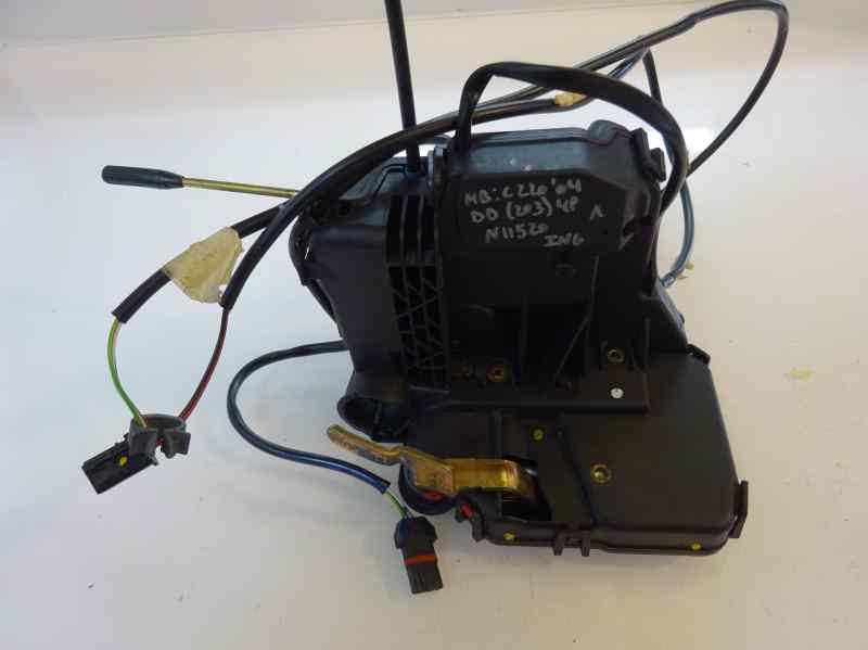 CERRADURA PUERTA DELANTERA DERECHA MERCEDES BENZ CLASE C 2004 2.2 MT 122CV | 90KW