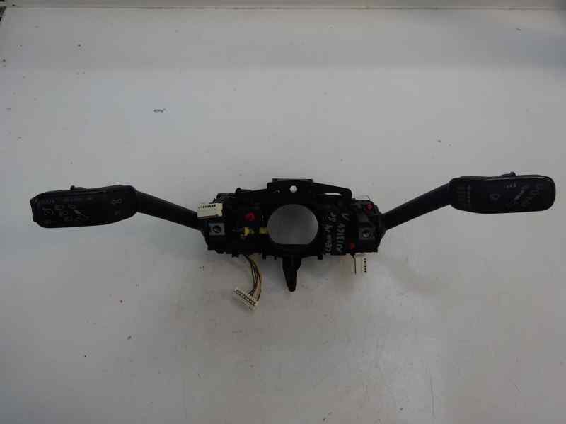 MANDO MULTIFUNCION SEAT LEON 1.6 TDI MT 105CV
