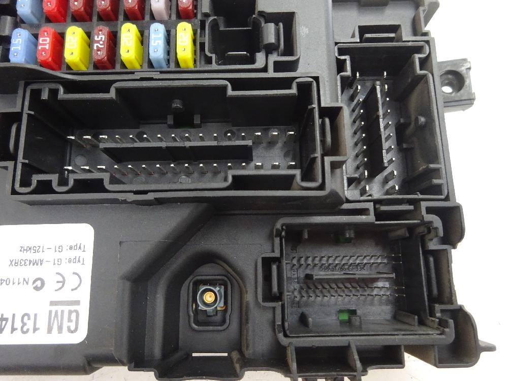 CAJA RELES FUSIBLES OPEL CORSA 1.3 CDTI MT 90CV