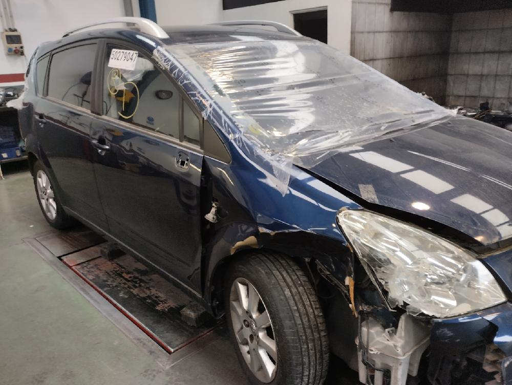 TOYOTA COROLLA VERSO 2004 2.2 TD MT 136CV