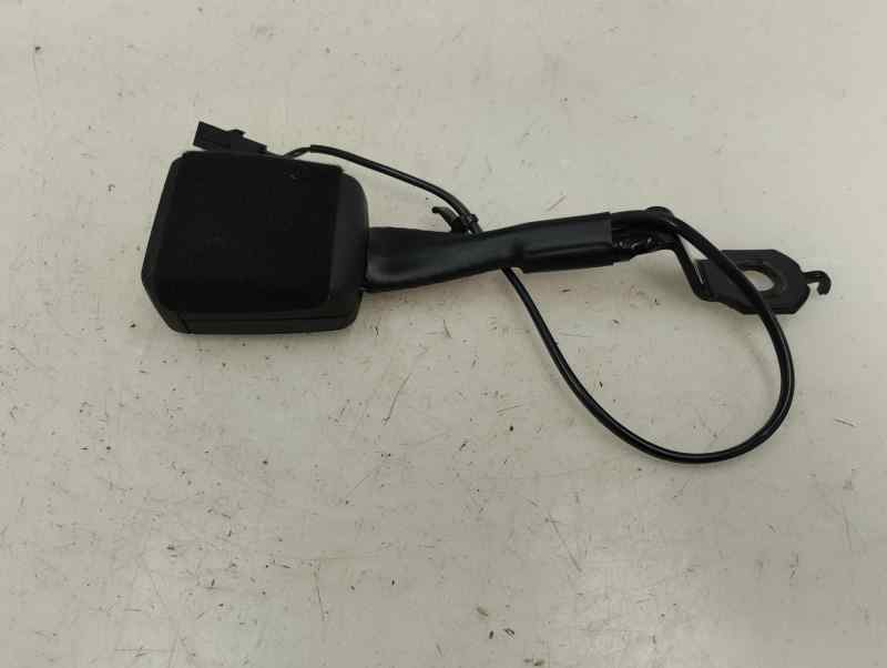 ANCLAJE CINTURON DELANTERO DERECHO SEAT ARONA 1.0 AMT 110CV | 81KW