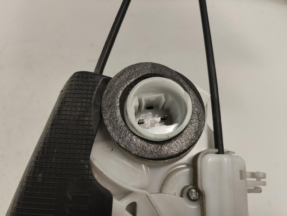 CERRADURA PUERTA TRASERA IZQUIERDA TOYOTA YARIS 1.5 MT 106CV