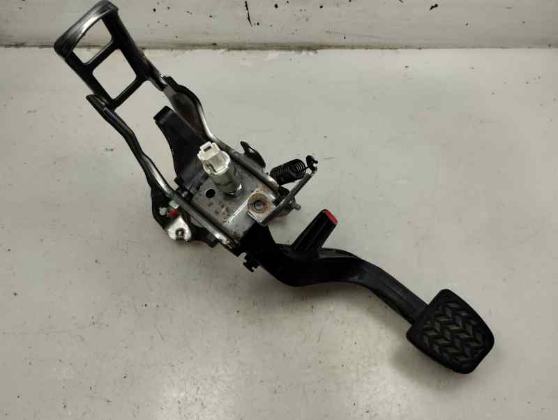 PEDAL EMBRAGUE TOYOTA YARIS 1.0 MT 72CV | 53KW