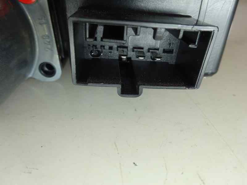 MOTOR ELEVALUNAS TRASERO DERECHO VOLKSWAGEN GOLF 1.6 MT 110CV | 81KW