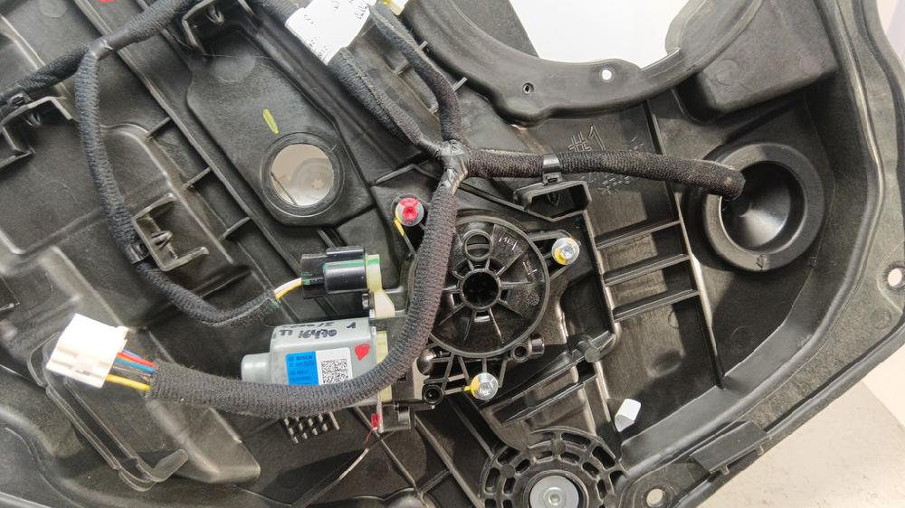 ELEVALUNAS TRASERO IZQUIERDO KIA CEED 1.6 CRDI DCT 136CV