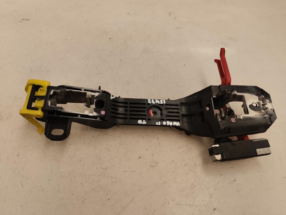 SOPORTE MANETA EXTERIOR PUERTA TRASERA DERECHA TOYOTA VERSO 1.6 MT 133CV
