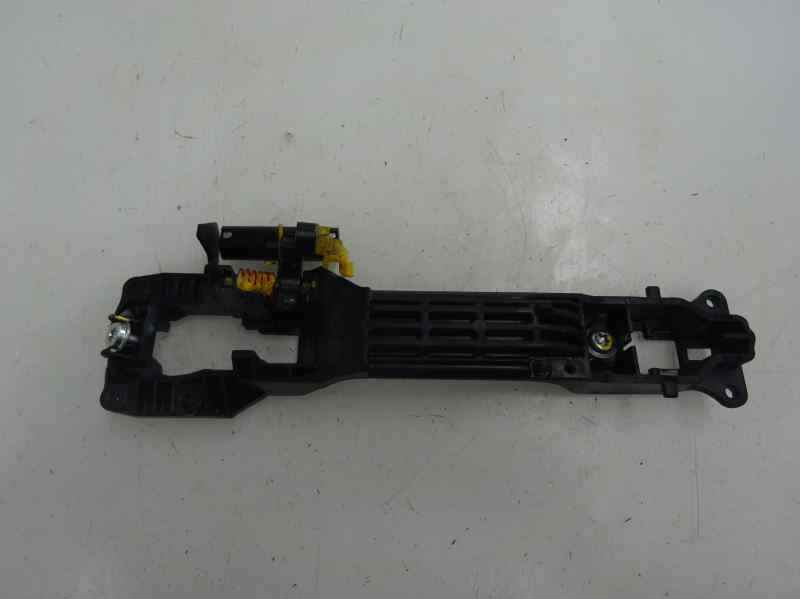 SOPORTE MANETA EXTERIOR DELANTERA IZQUIERDA SUZUKI SX4 1.9 DDIS MT 120CV