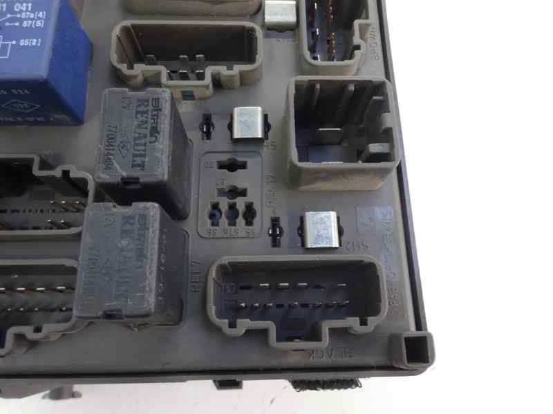 CAJA RELES FUSIBLES RENAULT LAGUNA OTROS