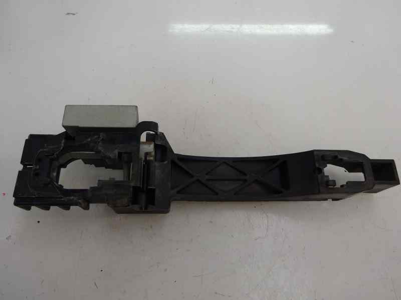 SOPORTE MANETA EXTERIOR DELANTERA DERECHA NISSAN NAVARA FRONTIER 2.5 DCI MT 174CV | 128KW