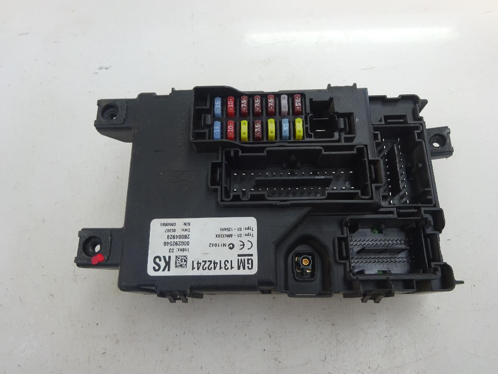 CAJA RELES FUSIBLES OPEL CORSA 1.3 CDTI MT 90CV