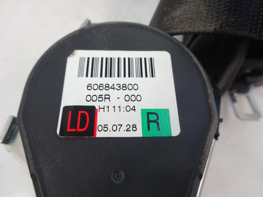 CINTURON SEGURIDAD DELANTERO DERECHO MITSUBISHI COLT 1.3 MT 95CV