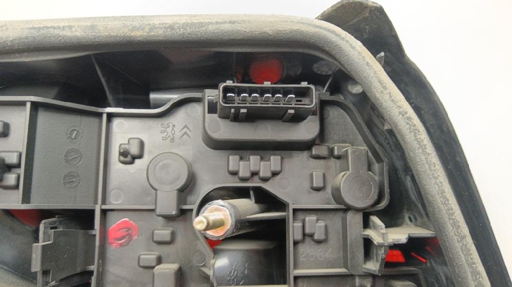 PILOTO TRASERO DERECHO CITROEN XSARA 1998 1.6 MT 88CV