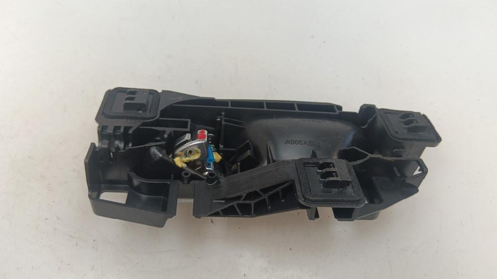 MANETA INTERIOR TRASERA DERECHA PEUGEOT 208 1.5 MT 102CV | 75KW
