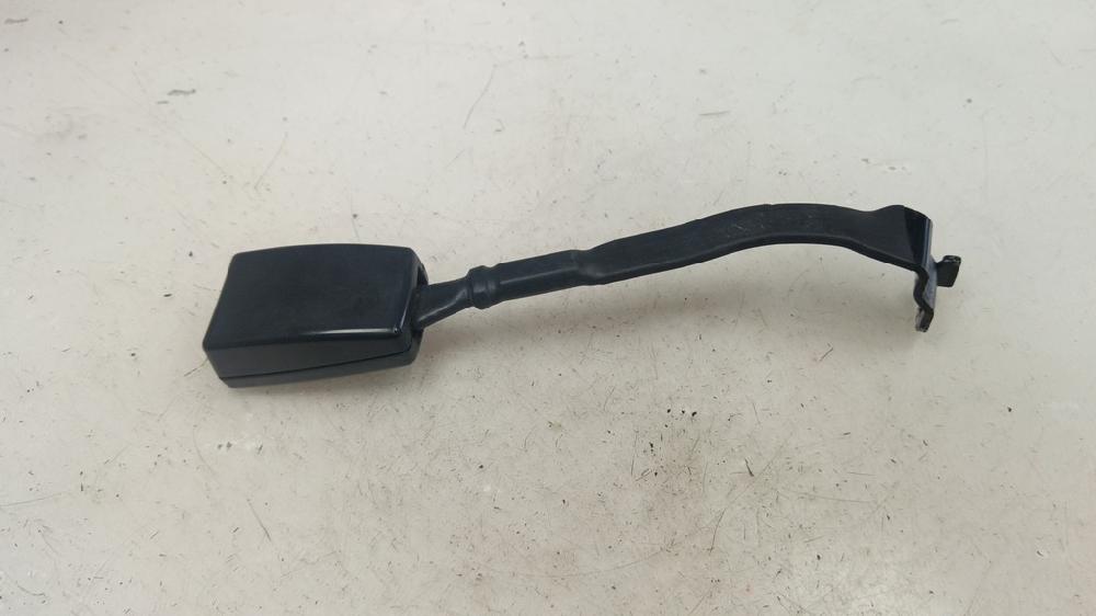 ANCLAJE CINTURON DELANTERO DERECHO VOLKSWAGEN TOURAN 1.9 TDI MT 105CV | 77KW