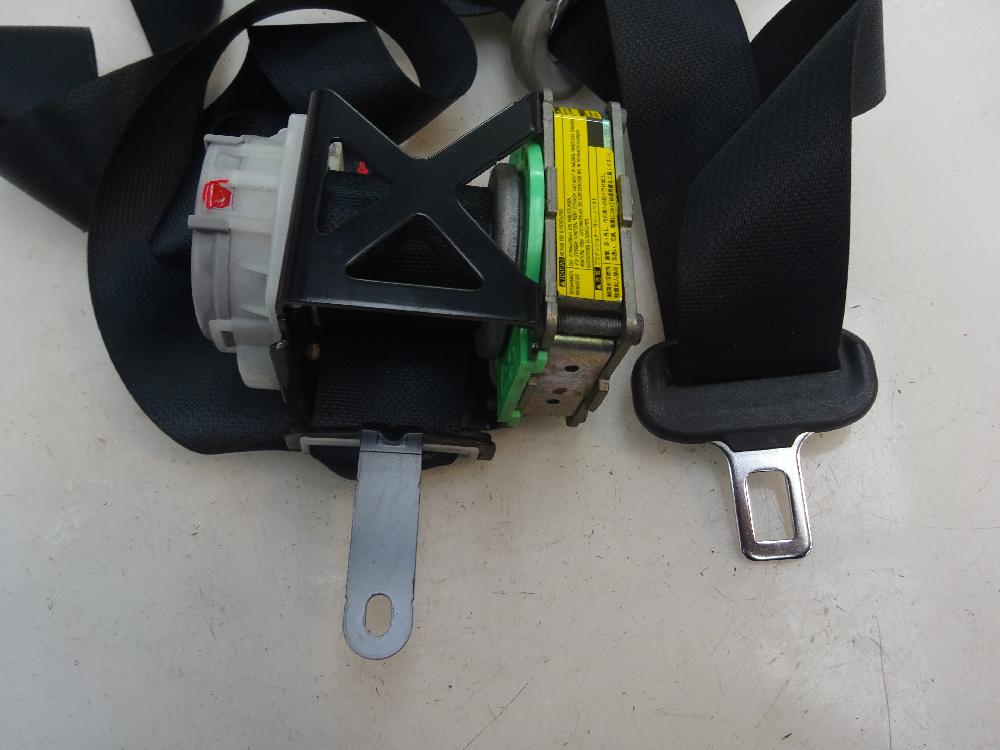CINTURON SEGURIDAD DELANTERO DERECHO TOYOTA YARIS 2006 1.3 MT 87CV | 64KW