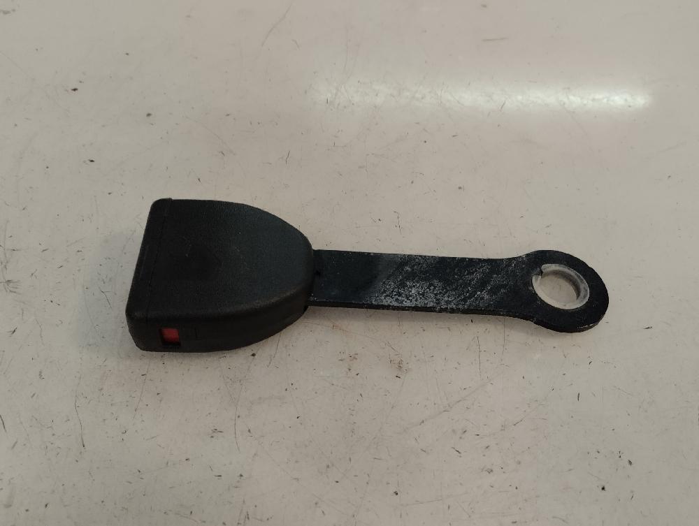ANCLAJE CINTURON TRASERO CENTRAL TOYOTA COROLLA VERSO 2.2 TD MT 136CV