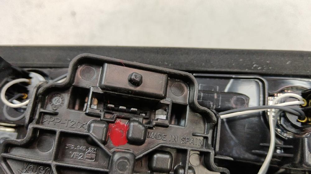 PILOTO TRASERO IZQUIERDO INTERIOR SEAT LEON 1.6 115CV TRANSMISION AUTOMATICA, DIESEL