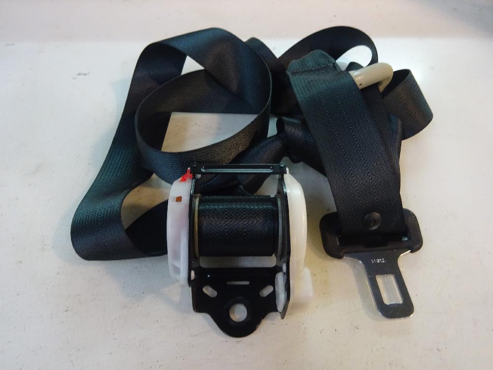 CINTURON SEGURIDAD TRASERO CENTRAL NISSAN MICRA 1.2 MT 80CV