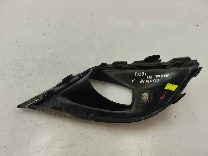 REJILLA PARAGOLPES IZQUIERDA RENAULT CLIO 0.9 TSE MT 90CV