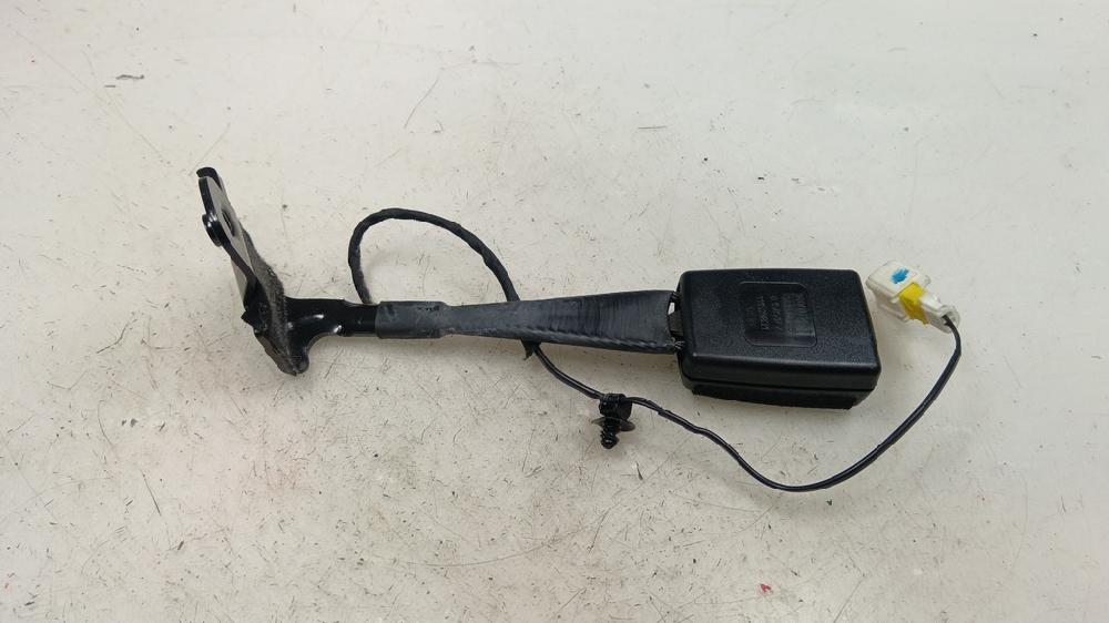 ANCLAJE CINTURON DELANTERO DERECHO CITROEN C4 CACTUS 1.6 MT 99CV | 73KW