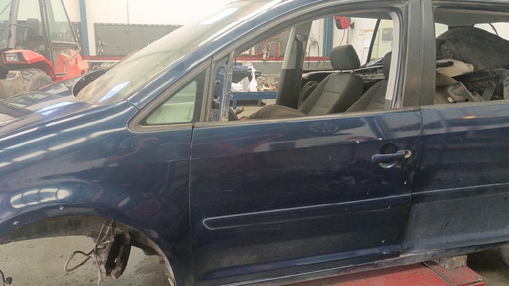 PUERTA DELANTERA IZQUIERDA VOLKSWAGEN TOURAN 1.9 TDI MT 105CV | 77KW