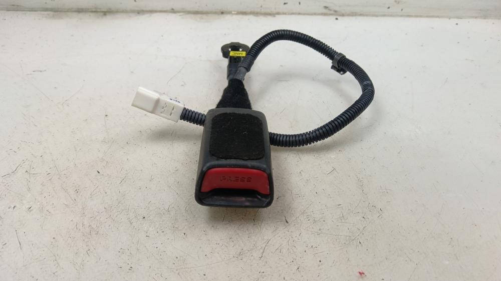ANCLAJE CINTURON DELANTERO DERECHO HYUNDAI IONIQ 1.6 HYBRID AMT 105CV