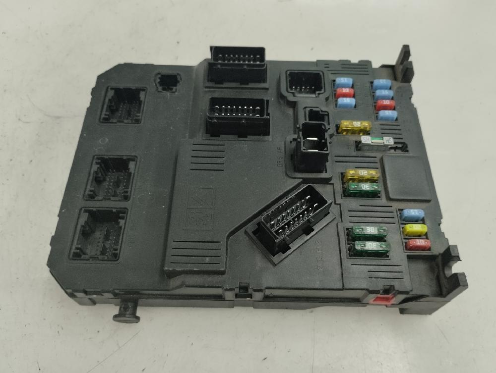 CAJA RELES FUSIBLES PEUGEOT 407 2.0 MT 136CV