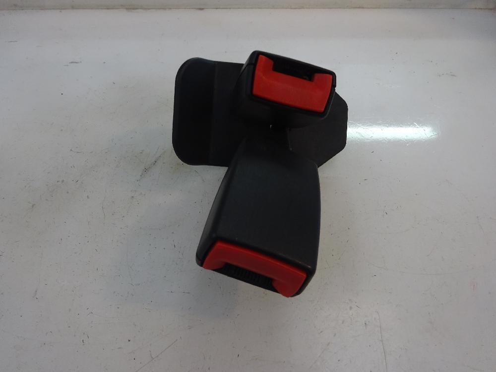 ANCLAJE CINTURON TRASERO IZQUIERDO AUDI A4 2003 1.9 TDI 6MT 130CV