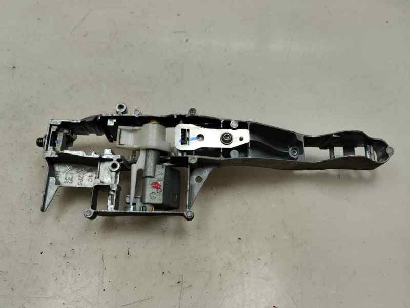 SOPORTE MANETA EXTERIOR DELANTERA DERECHA PEUGEOT PARTNER 1.6 MT 99CV | 73KW