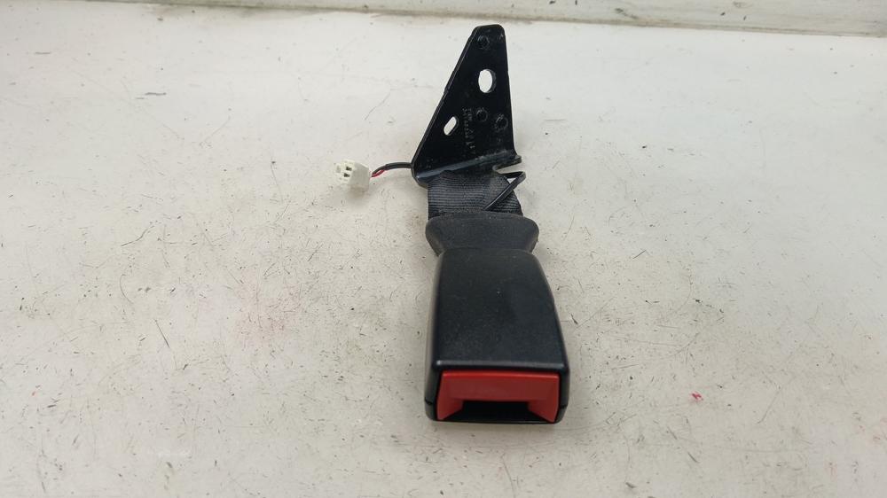 ANCLAJE CINTURON TRASERO IZQUIERDO CITROEN C4 CACTUS 1.6 MT 99CV | 73KW