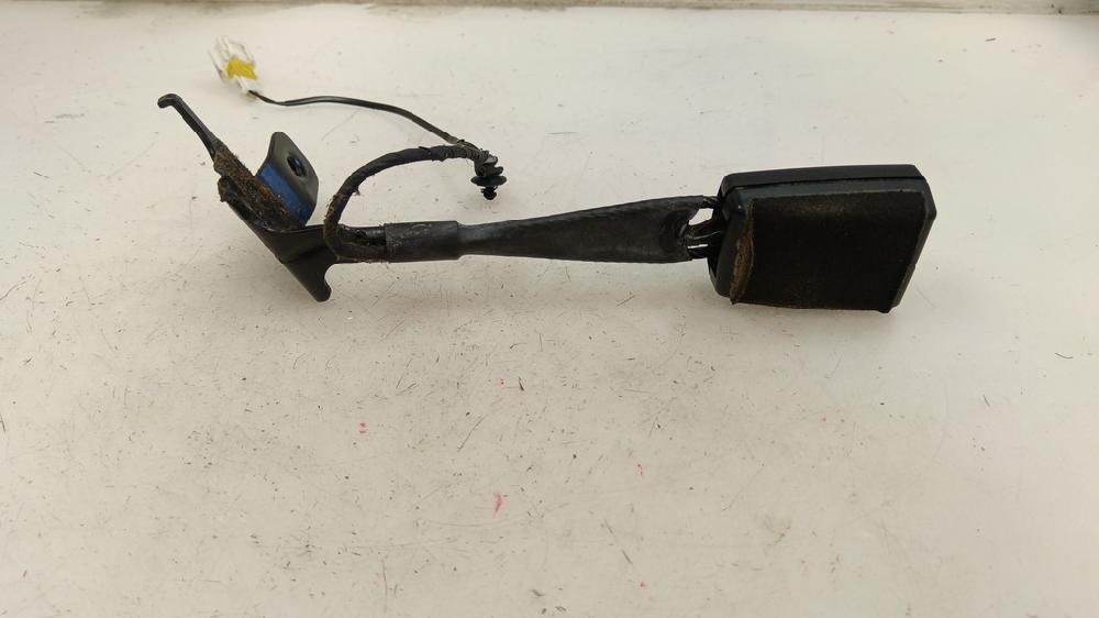ANCLAJE CINTURON DELANTERO IZQUIERDO CITROEN C4 CACTUS 1.6 MT 99CV | 73KW