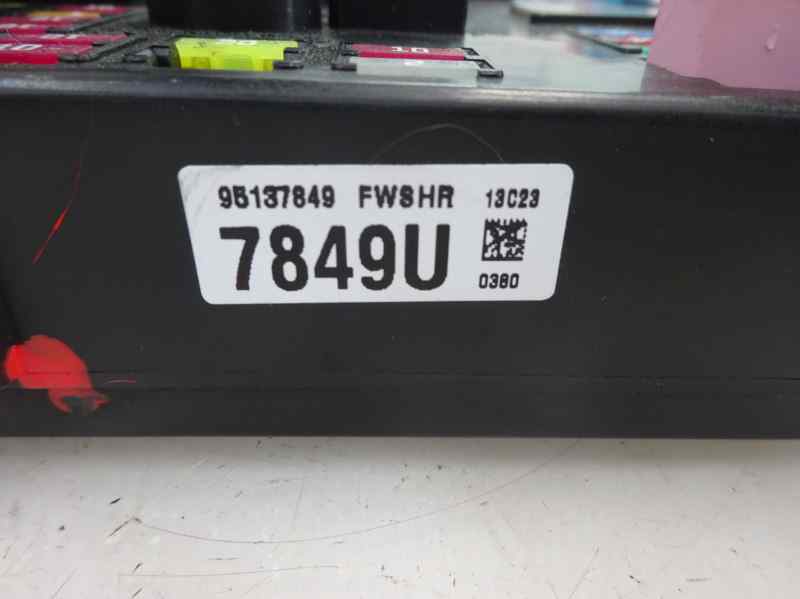 CAJA RELES FUSIBLES CHEVROLET CAPTIVA 2.2 D MT 5 PLAZAS 163CV