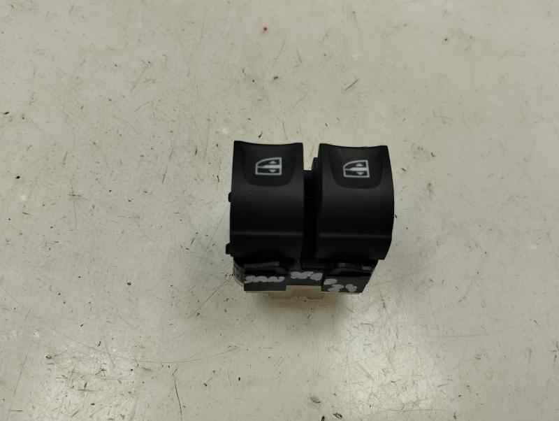 MANDO ELEVALUNAS DELANTERO IZQUIERDO DACIA SANDERO 1.0 MT 100CV | 74KW