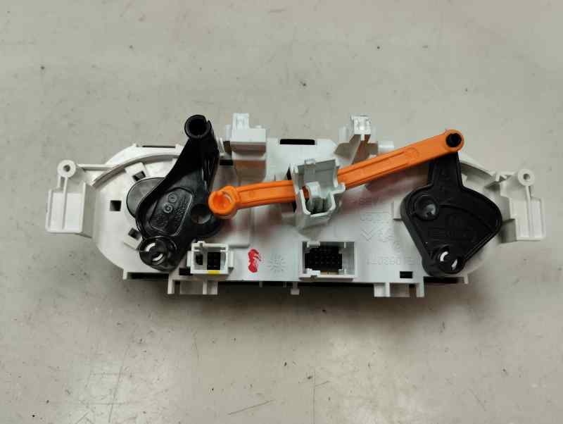 MANDO CALEFACCION AIRE ACONDICIONADO PEUGEOT 2008 2019 1.2 VTI MT 82CV