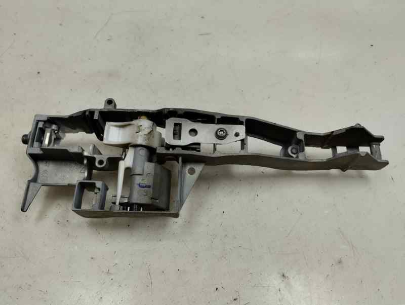 SOPORTE MANETA EXTERIOR DELANTERA DERECHA DS 3 1.2 MT 110CV | 81KW