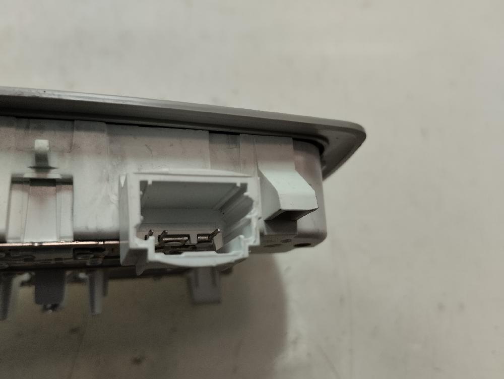 LUZ INTERIOR DACIA DUSTER 2021 1.0 MT 90CV | 67KW