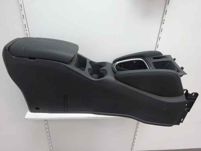 APOYABRAZOS CENTRAL NISSAN QASHQAI 1.3 MT 140CV | 103KW