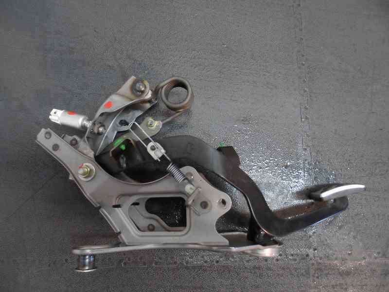 PEDAL EMBRAGUE LEXUS IS 2.2 220D MT 177CV