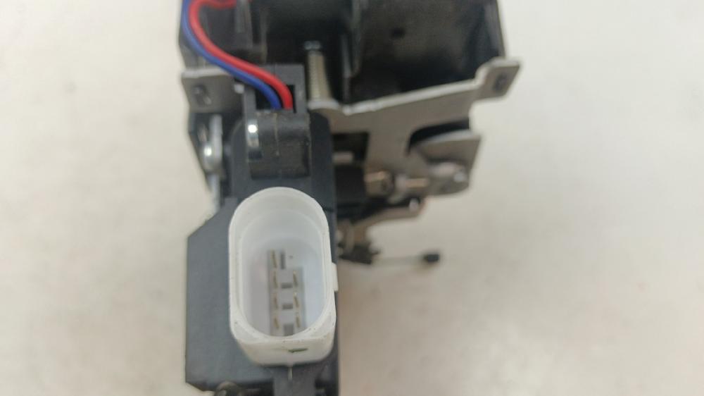 CERRADURA PUERTA TRASERA DERECHA VOLKSWAGEN TOURAN 1.9 TDI MT 105CV | 77KW