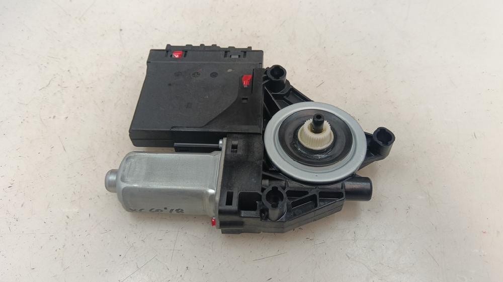 MOTOR ELEVALUNAS DELANTERO IZQUIERDO VOLVO XC60 2.0 D4 AT AWD 190CV | 140KW