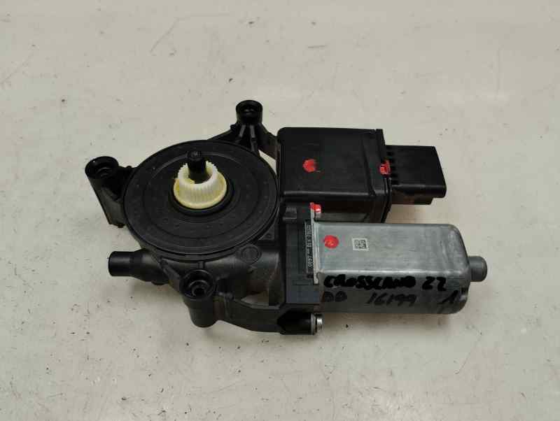 MOTOR ELEVALUNAS DELANTERO DERECHO OPEL CROSSLAND X 1.2 ECOTEC MT 110CV | 81KW