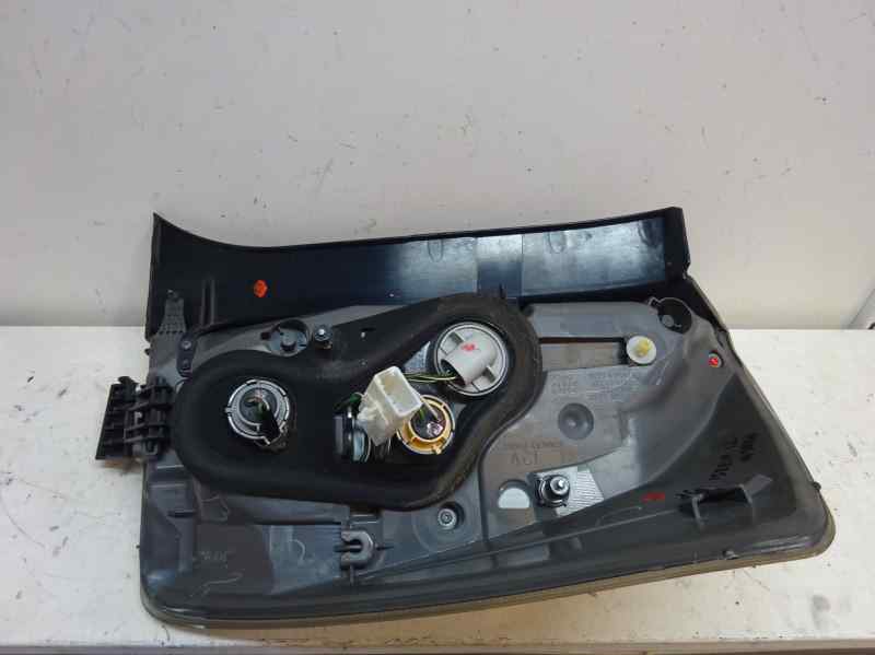PILOTO TRASERO IZQUIERDO TOYOTA PRIUS 1.8CVT 99CV