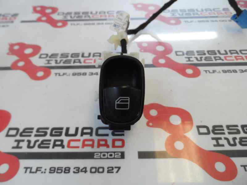 MANDO ELEVALUNAS DELANTERO DERECHO MERCEDES BENZ CLASE C 2.2 MT 143CV | 105KW
