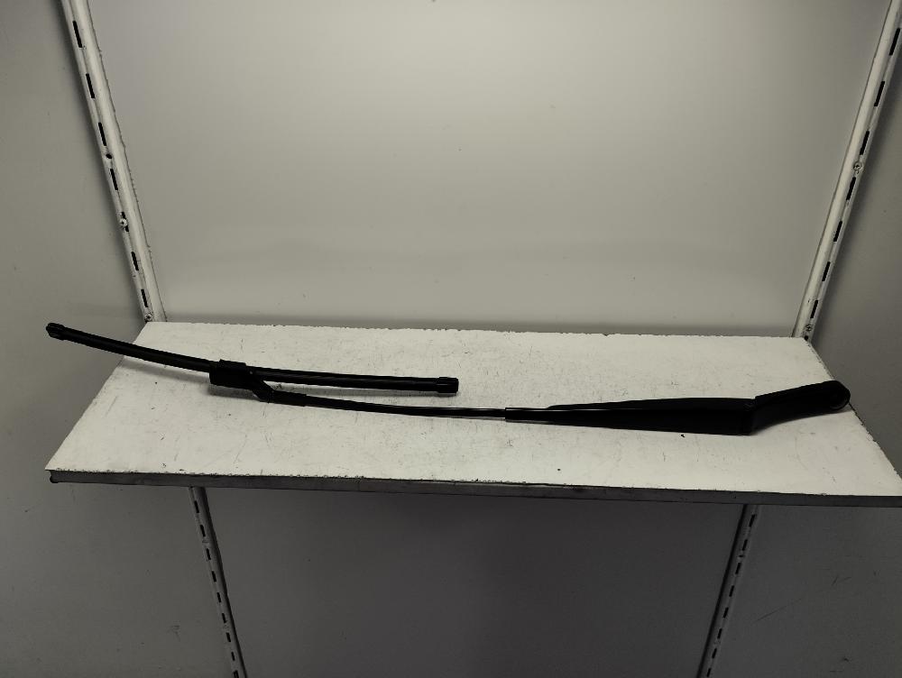 BRAZO LIMPIA DELANTERO DERECHO VOLKSWAGEN PASSAT 2010 2.0 TDI MT 140CV