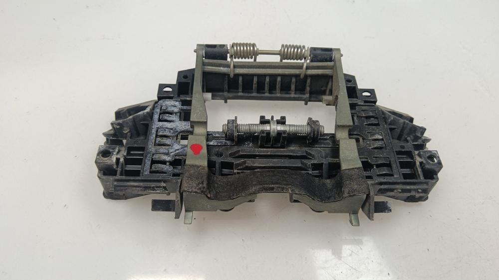 SOPORTE MANETA EXTERIOR DELANTERA DERECHA AUDI A8 3.7 AT 4WD 280CV | 206KW