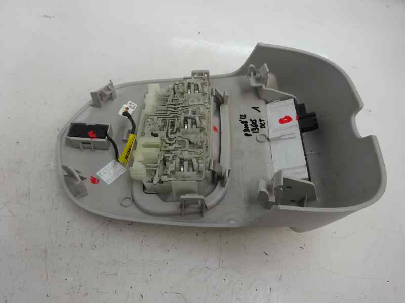LUZ INTERIOR PEUGEOT 3008 2012 1.6 HDI MT 110CV